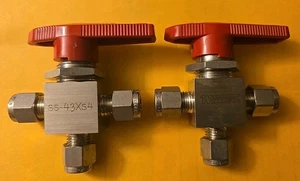 2- Whitey Swagelok SS-43XS4   1/4"  Ball Valve 2500 PSI New Old Stock  - Picture 1 of 4