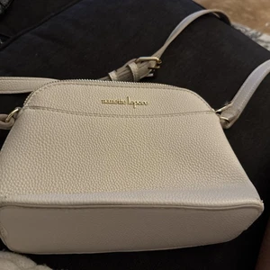 Nanette Lepore White Small Classic Feminine Crossbody Bag - Picture 1 of 4