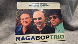 STEVE SMITH / GEORGE BROOKS / PRASANNA - Raga Bop Trio, SEALED CD, 2010 - Foto 1 di 2