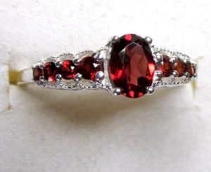 Anello Milgrain granato e argento / taglia 11 / argento sterling 925 / 1,4 carati - Foto 1 di 5