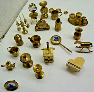 29 Vintage Puppenhaus Miniaturen Holland Messing KLAVIER UHR WAAGE HERD MILCHKÄNNCHEN MEHR - Bild 1 von 11