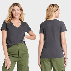 Small - Womens Fitted Short Sleeve V-Neck T-Shirt - Universal Thread - Dark Gray - Picture 1 of 7