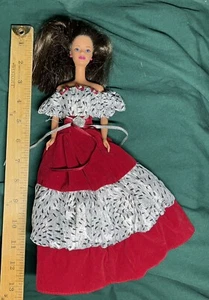 Vintage 1966 Barbie Puppe mit dunkelbraunen Haaren, blauen Augen, rotem Kleid-China-Kopf '91 - Bild 1 von 9