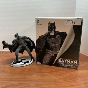 DC Collectibles - Batman Black and White By Lee Bermejo 2nd Edition Slight Damage - Bild 1 von 8