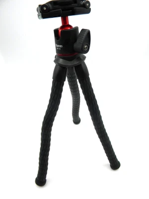 Ulanzi MT-11 Multifunctional Octopus Tripod - Image 1 of 4
