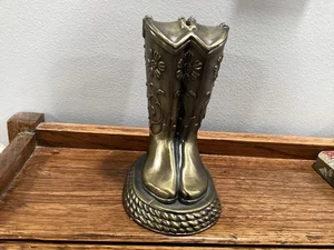 Bank. Bronzeton Stiefel mit Schlüssel - Bild 1 von 5