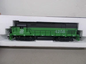 ATLAS / KATO ~ BURLINGTON NORTHERN C-425 POWERED LOCOMOTIVE # 4258~ HO SCALE - Picture 1 of 4