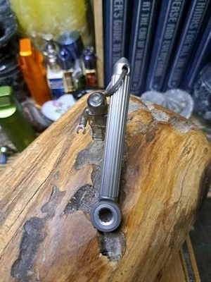 Juego de llaves de llavero destornillador rompe ventanas de titanio EDC Foto 1 de 4