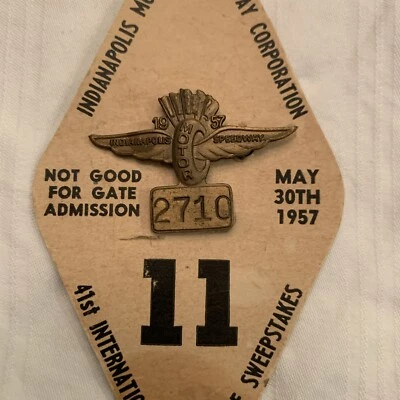 1957  INDIANAPOLIS INDY 500 PIT PASS BADGE PRESS MEDIA PIN Pinback w/ Card - Image 1 of 4