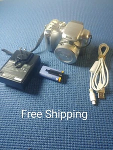 Kodak EasyShare Z612 6.1MP Digital Camera Silver battery, charger, cable includ - Picture 1 of 5
