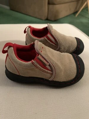 Baby Gap Boys Size 8.5T Tan Jungle Moccasin Slip Ons - Image 1 of 4