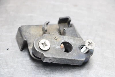 05-08 ZZR600 ZZR 600 Rear Passenger Seat Latch Foto 1 de 3