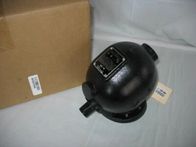 Cuerpo de fundición de agua baja McDonnell & Miller 150-1 con control de bomba MM150-1, 150S -NUEVO- Foto 1 de 4