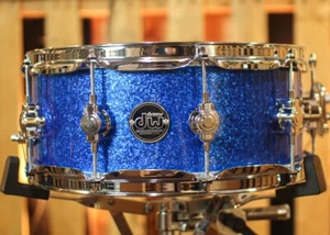 DW Performance Blue Sparkle Snare Drum - 5.5x14 - Picture 1 of 4