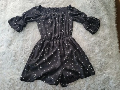 Macacão Monteau Off Shoulder preto branco estrelas cadentes shorts uma peça jumper P - Imagem 1 de 4