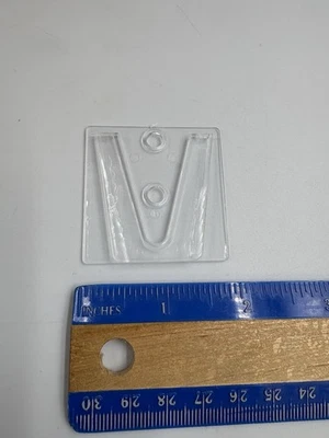 Box of 500 - 39007 Parapet Light Clips (P-Clips) for Christmas Holiday Lights - Image 1 of 3