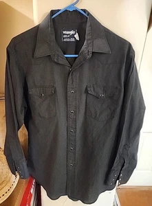 CAMISA VAQUERA WRANGLER PARA HOMBRE WESTERN PERLA NEGRA A PRESIÓN... MEDIANA... HECHA EN EE. UU.  - Imagen 1 de 3