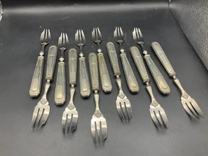 Service de 12 Fourchettes a gâteau modèle art déco . - Photo 1/2