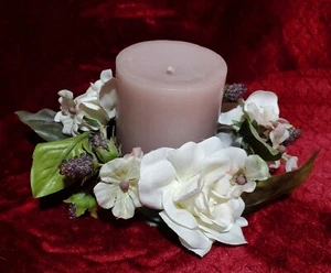 Floral Candle Ring With Lavender Candle - Picture 1 of 9