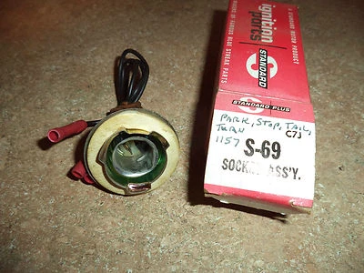 CONJUNTO DE ENCHUFE DE BOMBILLA S69 S-69 73-80 FORD LINC MERC 77-80 AMC 73-74 BARRACUDA Foto 1 de 3