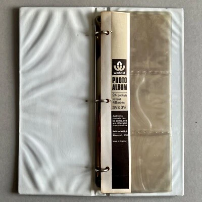 Álbum de fotos Winfield inglés vintage negro carpeta bolsillo cuadrado 1960 encanto retro Foto 1 de 4