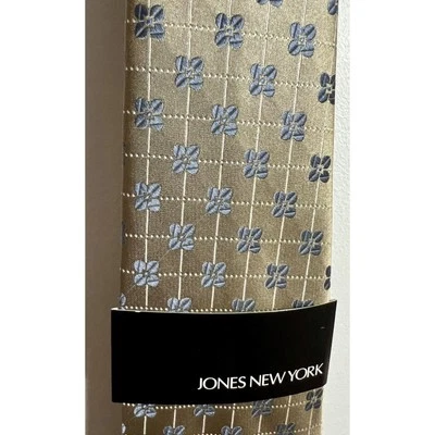 JONES NY Silk Tie, New, Tan, Blue and white Pattern. Versatile Colors - Image 1 of 4