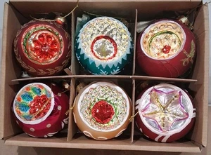 180 degrees Reflective Christmas Ornaments 2011 Holiday Decoration  - Picture 1 of 13