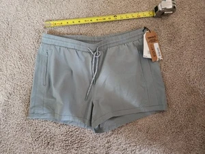 NWT Avalanche Women Walking Shorts Sage Green Large - Picture 1 of 3
