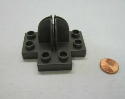 Rare Lego Duplo Gray Grey Figure Stand For Garden Forest Fairy Theater Specialty — 第 1/3 张图片