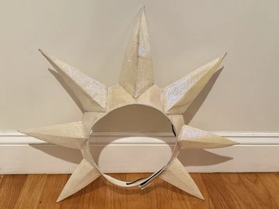 Corona Estatua de la Libertad Elvira Cassandra Peterson de propiedad personal y usada Foto 1 de 4