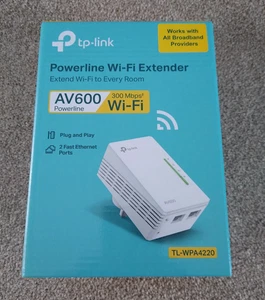 TP-Link TL-WPA4220 AV600 WLAN Powerline Range Extender 2 Port Gaming Adapter - Bild 1 von 7