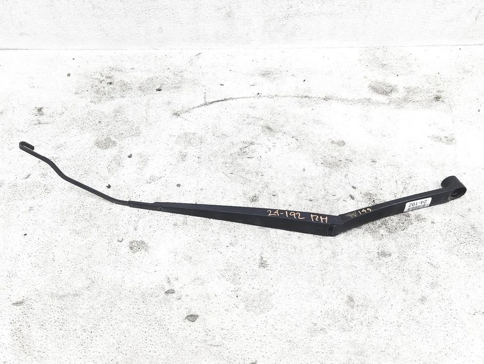 Brazo limpiaparabrisas pasajero derecho Hyundai Elantra 2011-2016 98320-3X500 Foto 1 de 4