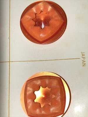 VTG Le Chic Plastic Buttons Orange Matte Shiny Star Center 3/4" 4 NEW on Card - Image 1 of 4