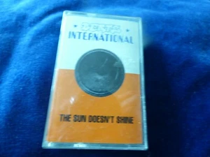 1991 CASSETTE SINGLE - THE SUN DOESN"T SHINE / WAKE THE DEAD - BY BEATS INTERNAT - Picture 1 of 3
