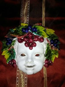 Antigua Máscara Facial Repoussé Francés ARTE NUEVO Escultura Uvas Vides RARA :) - Imagen 1 de 5
