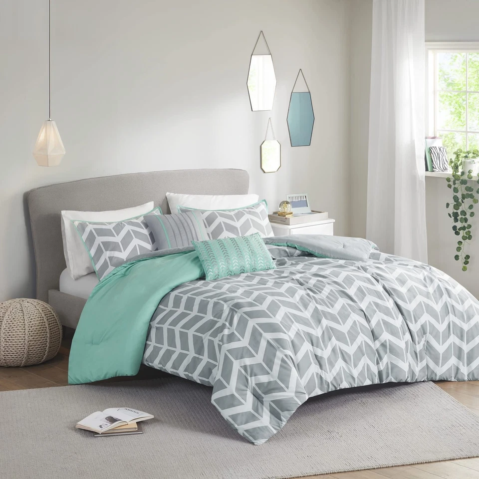 Intelligent Design Nadia Comforter Set Full Queen Teal
