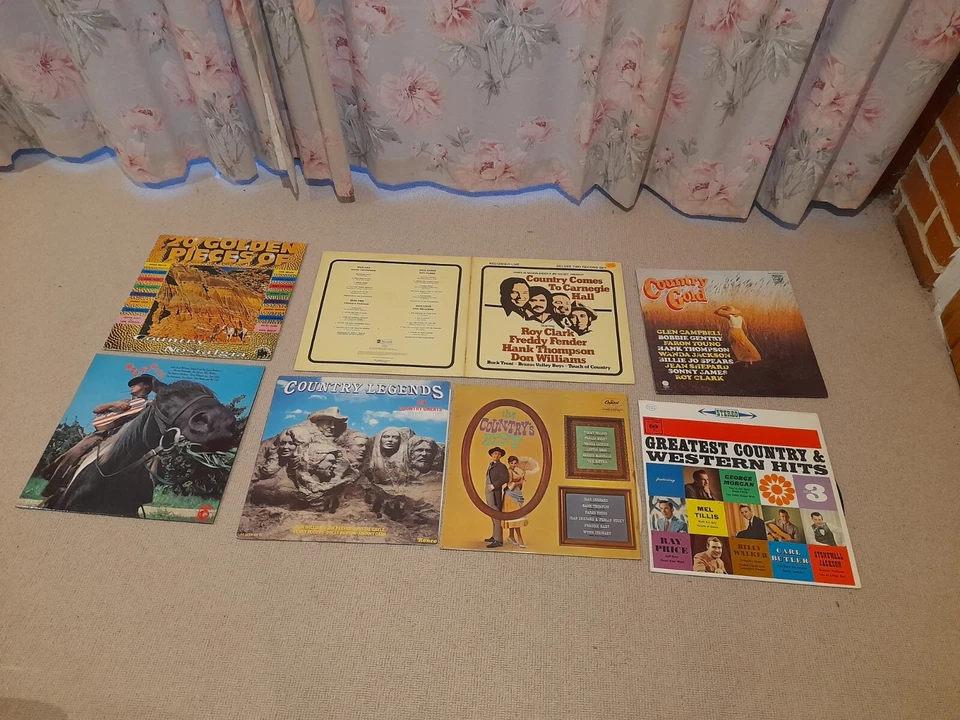 Collection of 8 Country Compilation vinyl LPs Records Hank Williams Johnny Cash - Image 1 of 1
