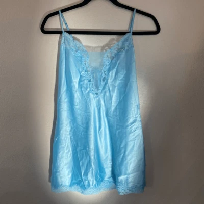 Braguita de satén azul bebé Victoria’s Secret Foto 1 de 4