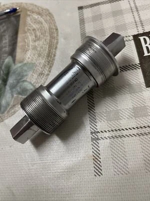 Eje De Pedalier Shimano Xtr Bb-un90 - 1.37 Caja 68 - L-113-r / Rosca Inglesa - Imagen 1 de 4