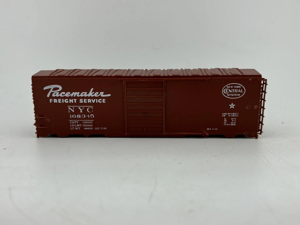 Broadway Limited New York Central Pacemaker 1944 AAR 40' Box Car, RED, No Wheels - Image 1 of 4