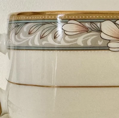 Pristine Noritake ‘Barrymore’ Bone China Gravy Boat & Underplate; Japão - Imagem 1 de 4