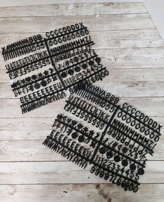 Tablero de letras, números y emojis de fieltro de plástico negro de 3/4" 340 piezas Foto 1 de 3