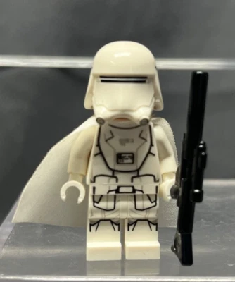 Lego 75249 First Order Snowtrooper with Cape Star Wars Minifigure Episode 9 - Image 1 of 2