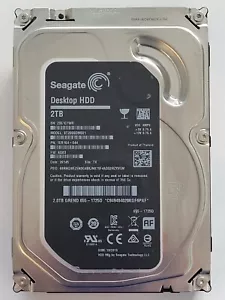 ST2000DM001, SN: Z8E, TK, PN: 1ER164-044, FW: AQ03, 20145, Seagate 2Tb 3.5" HDD - Imagen 1 de 2