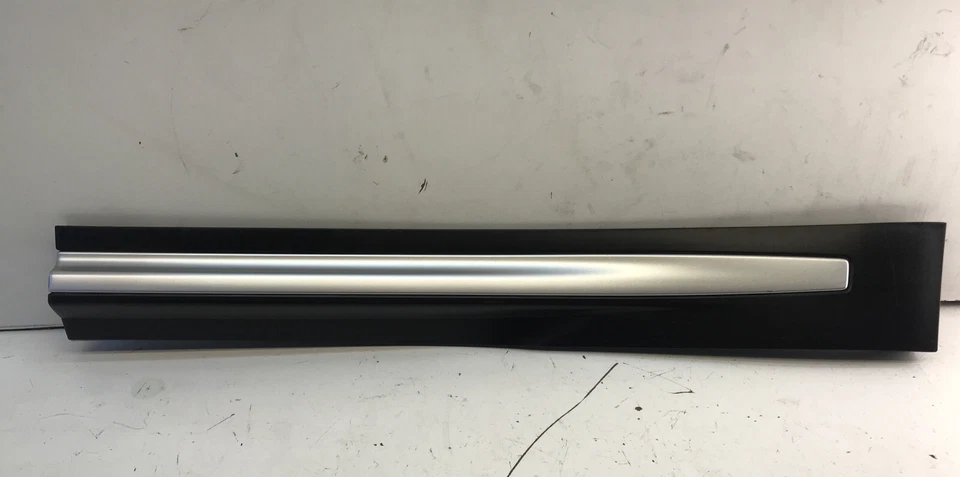 Infiniti QX70 FX50 FX35 2009-2017 puerta trasera izquierda moldura inferior OEM Foto 1 de 4