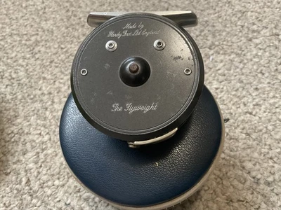 Изящный Lil «HARDY 2 5/8» FLYWEIGHT» Fly катушка/hardy муха чехол см фото... - Изображение 1 из 4