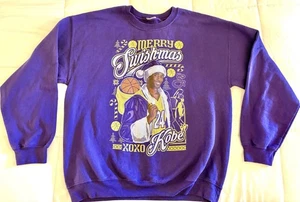 Kobe Bryant "Merry Swish-mas" Holiday Sweatshirt Lila Vintage XL Pre-loved - Bild 1 von 4