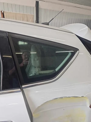 Used Left Quarter Glass fits: 2015 Ford C-max bright belt moulding Left Grade A Foto 1 de 4