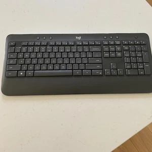 Logitech MK540 Wireless Keyboard Black NO RECEIVER       - Picture 1 of 8