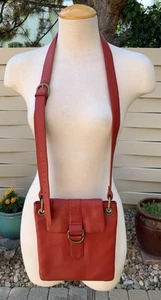 Vintage HOBO INTERNATIONAL Tomato Red Pebbled Leather Crossbody Bag - Picture 1 of 17